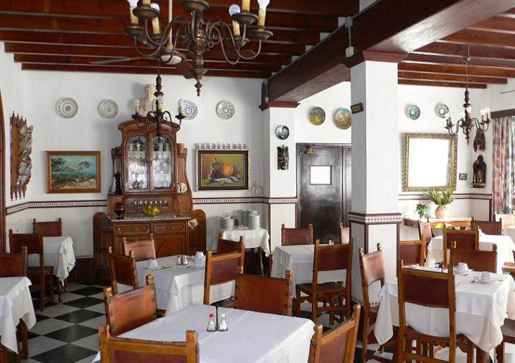 Hostal Cas Bombu กาลารัตจาดา ภายนอก รูปภาพ
