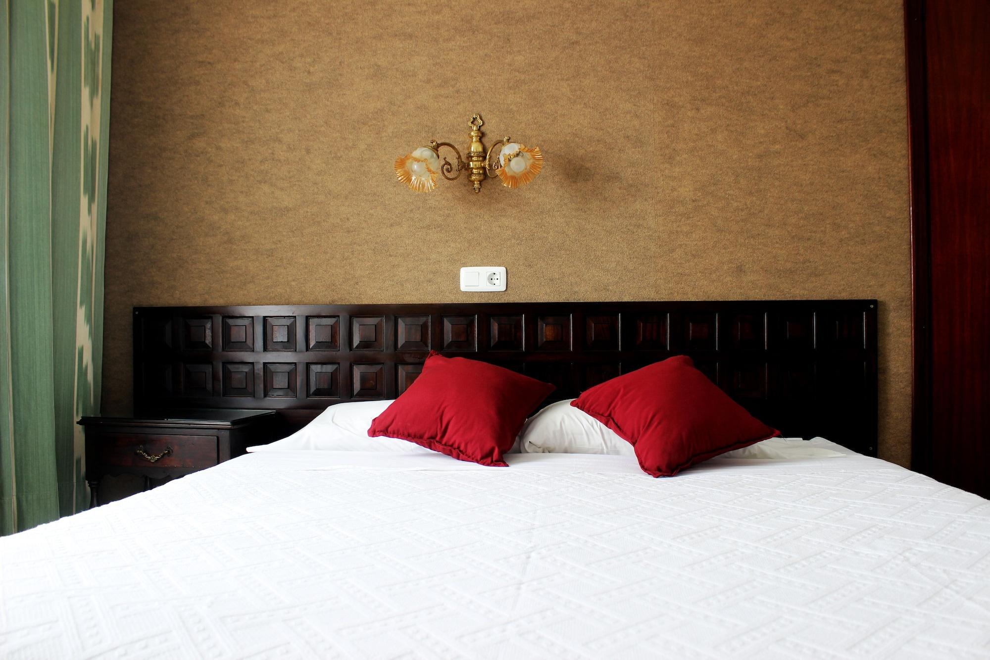 Hostal Cas Bombu กาลารัตจาดา ภายนอก รูปภาพ