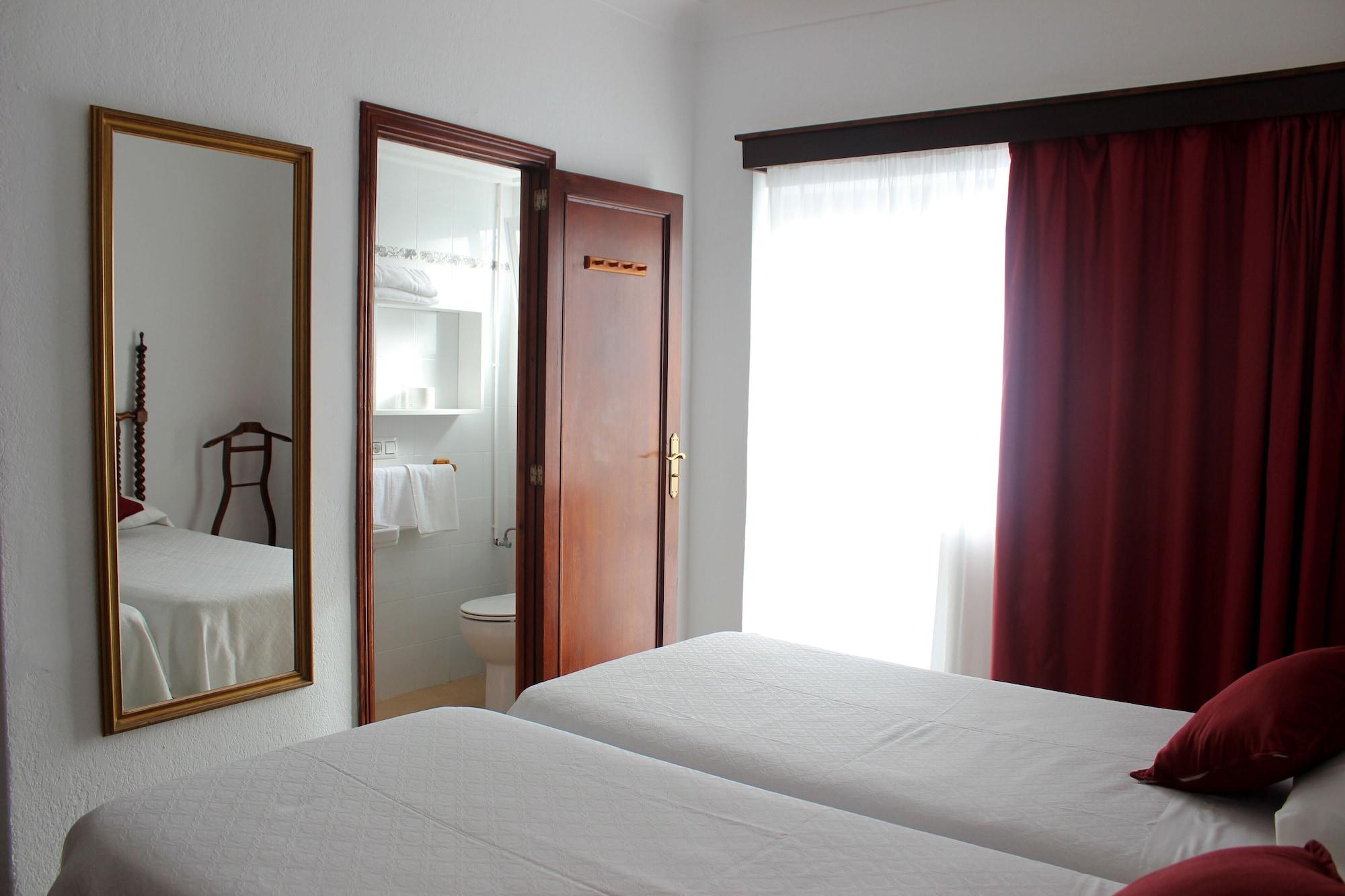 Hostal Cas Bombu กาลารัตจาดา ภายนอก รูปภาพ
