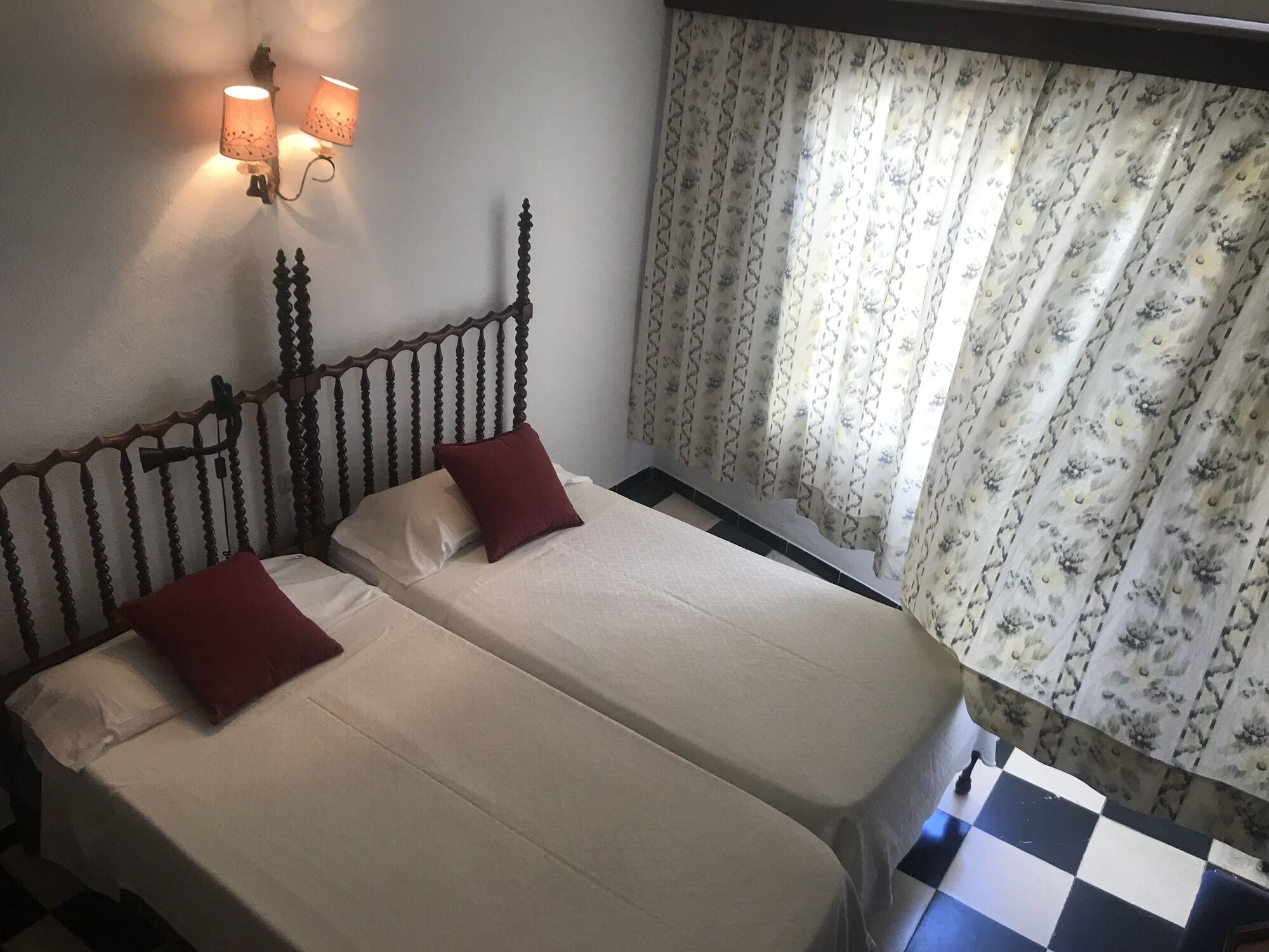Hostal Cas Bombu กาลารัตจาดา ภายนอก รูปภาพ