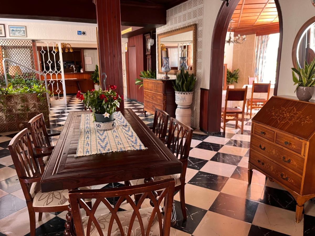 Hostal Cas Bombu กาลารัตจาดา ภายนอก รูปภาพ