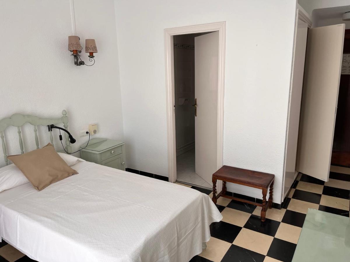 Hostal Cas Bombu กาลารัตจาดา ภายนอก รูปภาพ