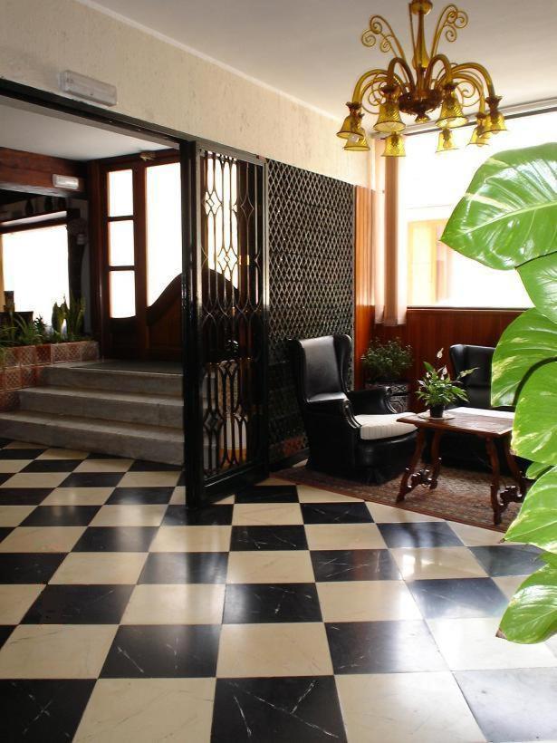 Hostal Cas Bombu กาลารัตจาดา ภายนอก รูปภาพ
