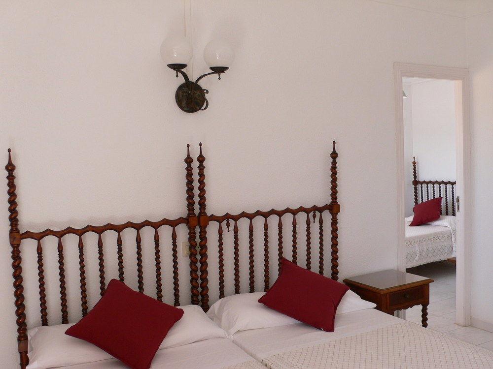 Hostal Cas Bombu กาลารัตจาดา ภายนอก รูปภาพ