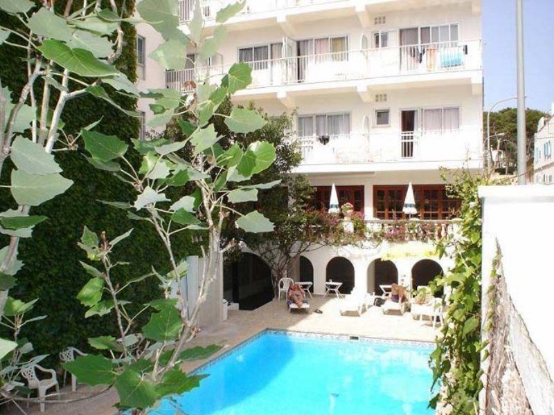 Hostal Cas Bombu กาลารัตจาดา ภายนอก รูปภาพ
