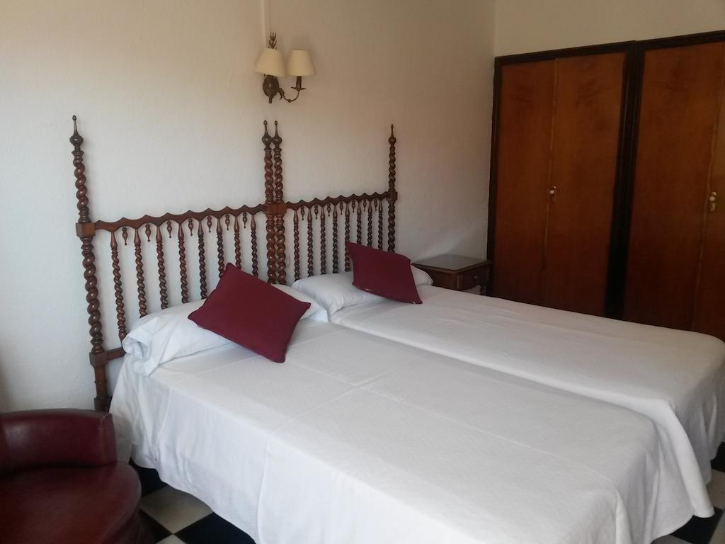 Hostal Cas Bombu กาลารัตจาดา ภายนอก รูปภาพ