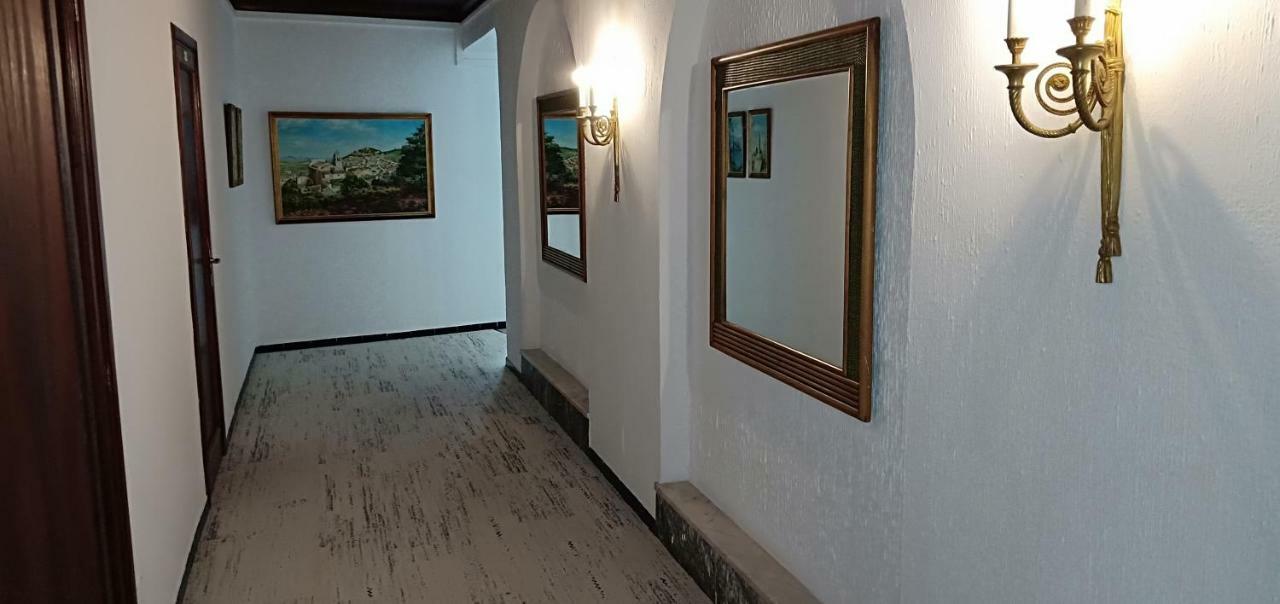 Hostal Cas Bombu กาลารัตจาดา ภายนอก รูปภาพ