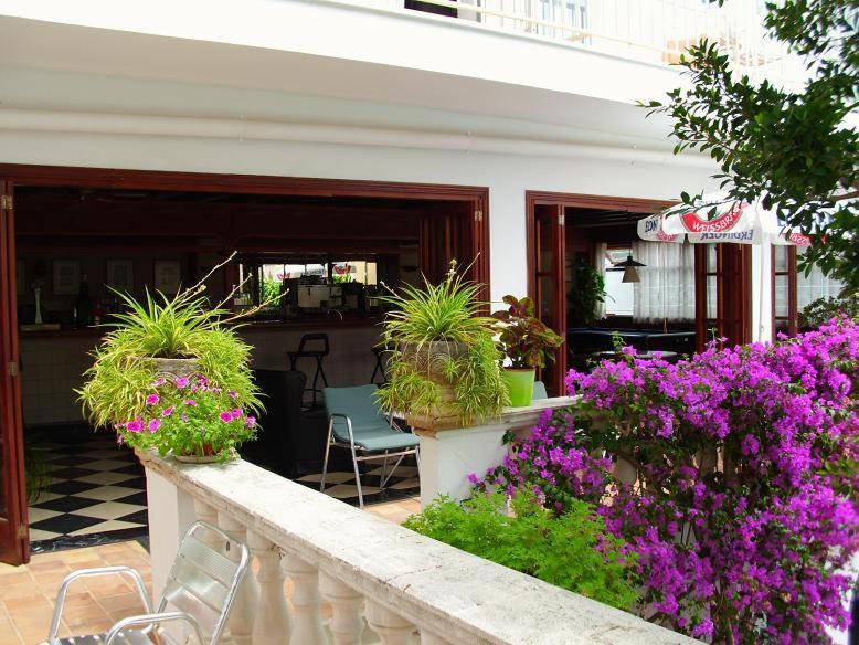 Hostal Cas Bombu กาลารัตจาดา ภายนอก รูปภาพ