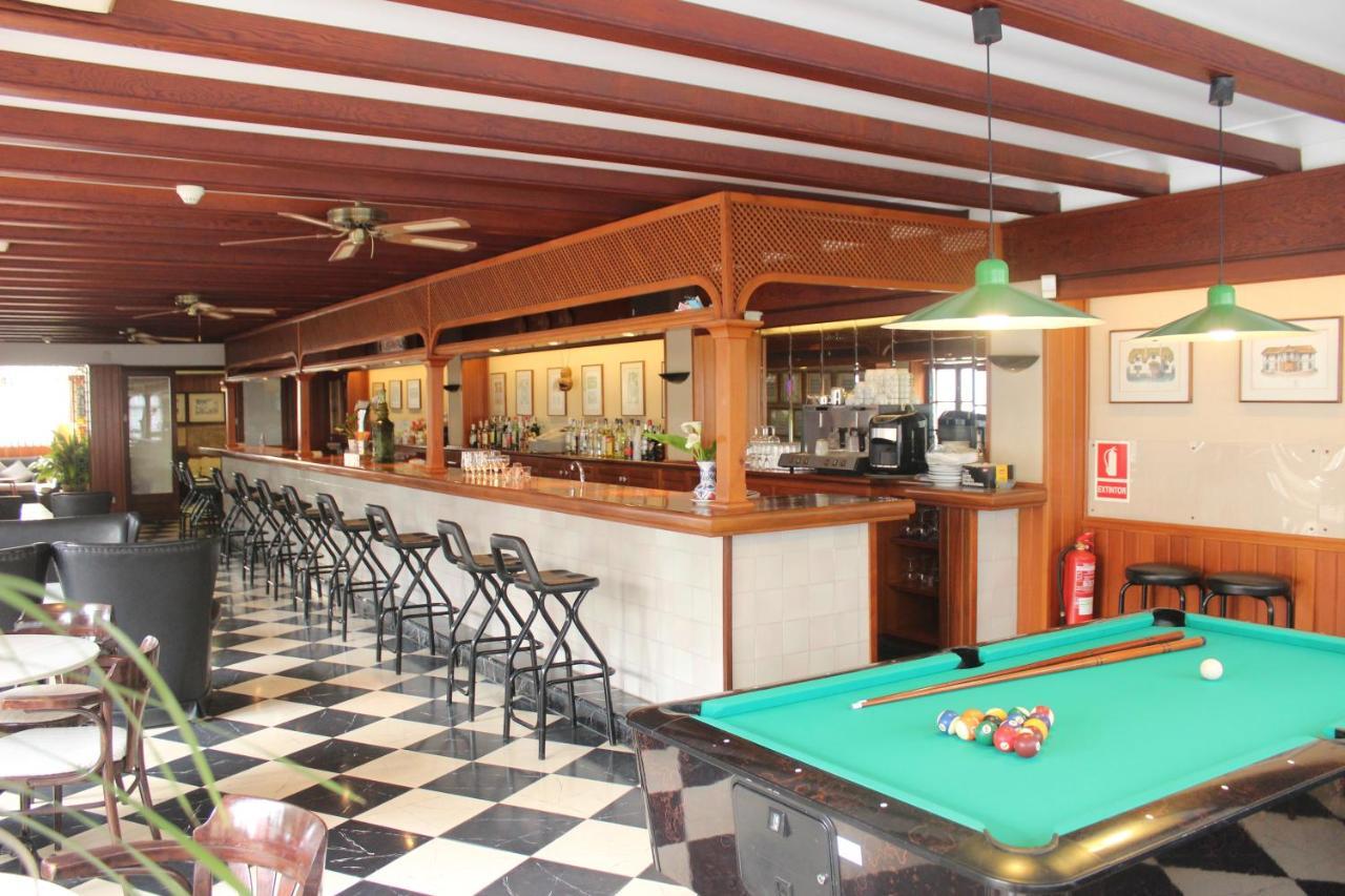 Hostal Cas Bombu กาลารัตจาดา ภายนอก รูปภาพ
